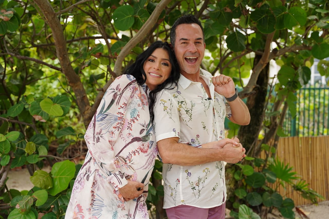 En julio, nuestro conductor y su prometida celebraron el baby shower de su bebé en una fiesta en la playa en donde estuvieron acompañados de sus amigos y familiares.