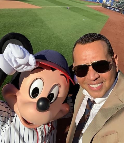 "No soy tanto un tipo de (ropa de) diseñador, sino más un tipo de ropa cómoda. Soy un tipo grande [...] Para mí, todo se trata de ajuste y comodidad. A veces, si una marca cuesta mucho menos, pero se ajusta mejor, estoy muy bien con eso".