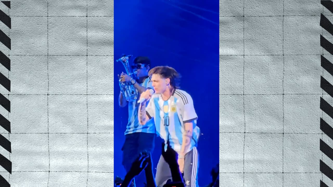 Peso Pluma canta 'Muchachos' y llama 'papá' a Messi 