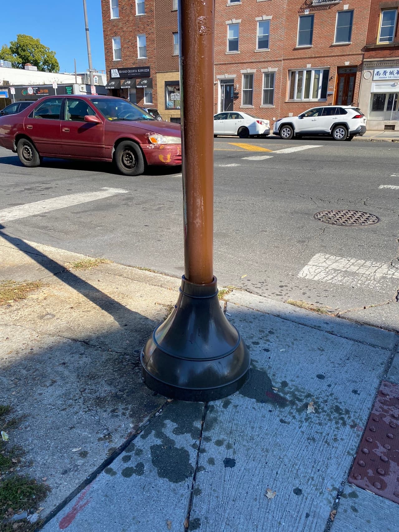 Postes engrasados en Filadelfia en prevención de "celebraciones extremas" por victoria de los Phillies y su posble pase a la Serie Mundial del MLB.