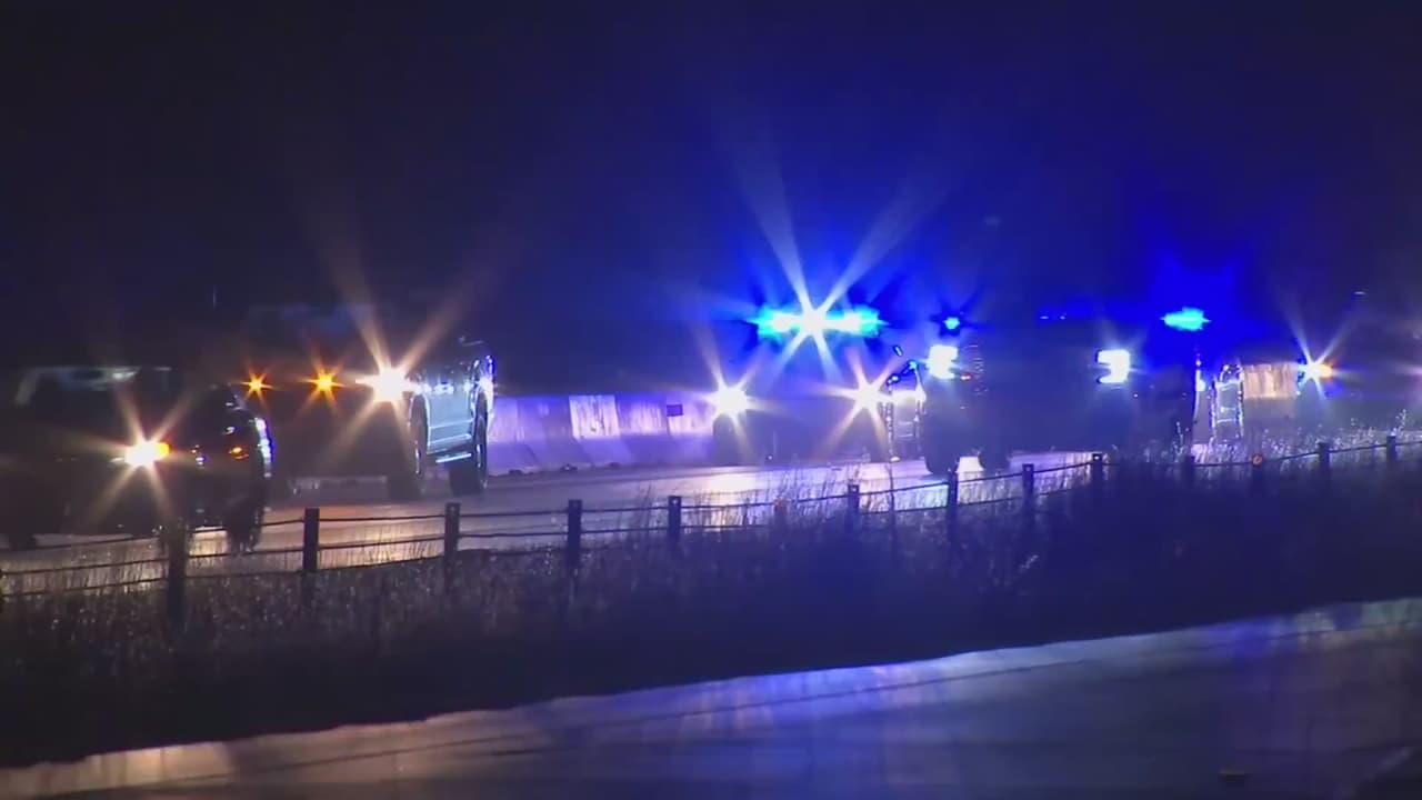 Hombre cae de un auto y muere en una autopista de Carolina del Norte