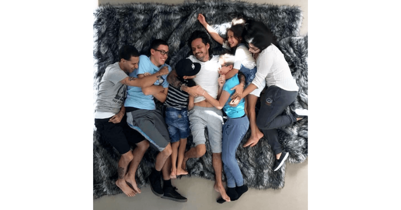 Mientras que para la la finalista de Miss Universo 2021 será su primer hijo, Marc Anthony ya tiene un largo camino recorrido en la paternidad con los hijos que tuvo en tres de sus matrimonios.