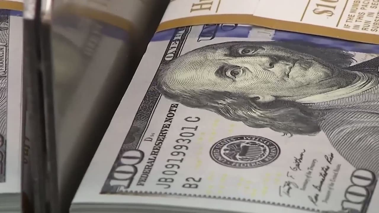 El Servicio de Rentas Internas 
<a href="https://www.univision.com/local/north-carolina-wuvc/asi-puedes-obtener-mas-de-6-000-en-creditos-del-irs-fotos">(IRS)</a> comenzó a enviar el 15 de julio los cheques con los pagos mensuales del 
<a href="https://www.univision.com/temas/credito-tributario-por-hijo">crédito tributario por hijos.</a> Irma Treviño, vocera del IRS, aclara dudas.