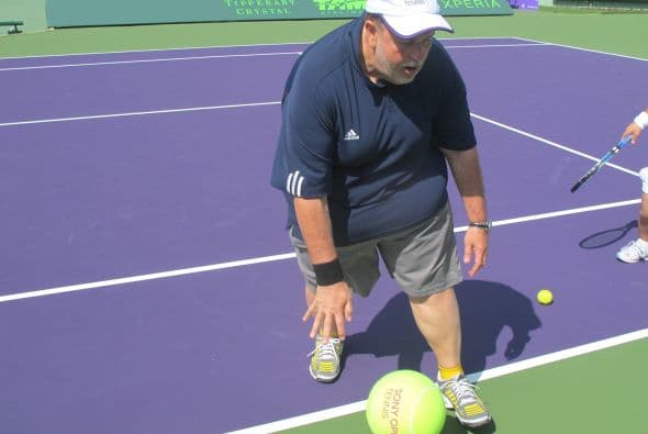 A jugar tenis con El Gordo y La Flaca