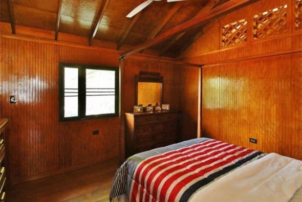 Está a tan solo seis minutos en barco desde el municipio de Salinas. Tiene una sola casa que cuenta con tres habitaciones. La misma funciona solo con energía solar. (Fotos: http://puertoricosothebysrealty.com/)