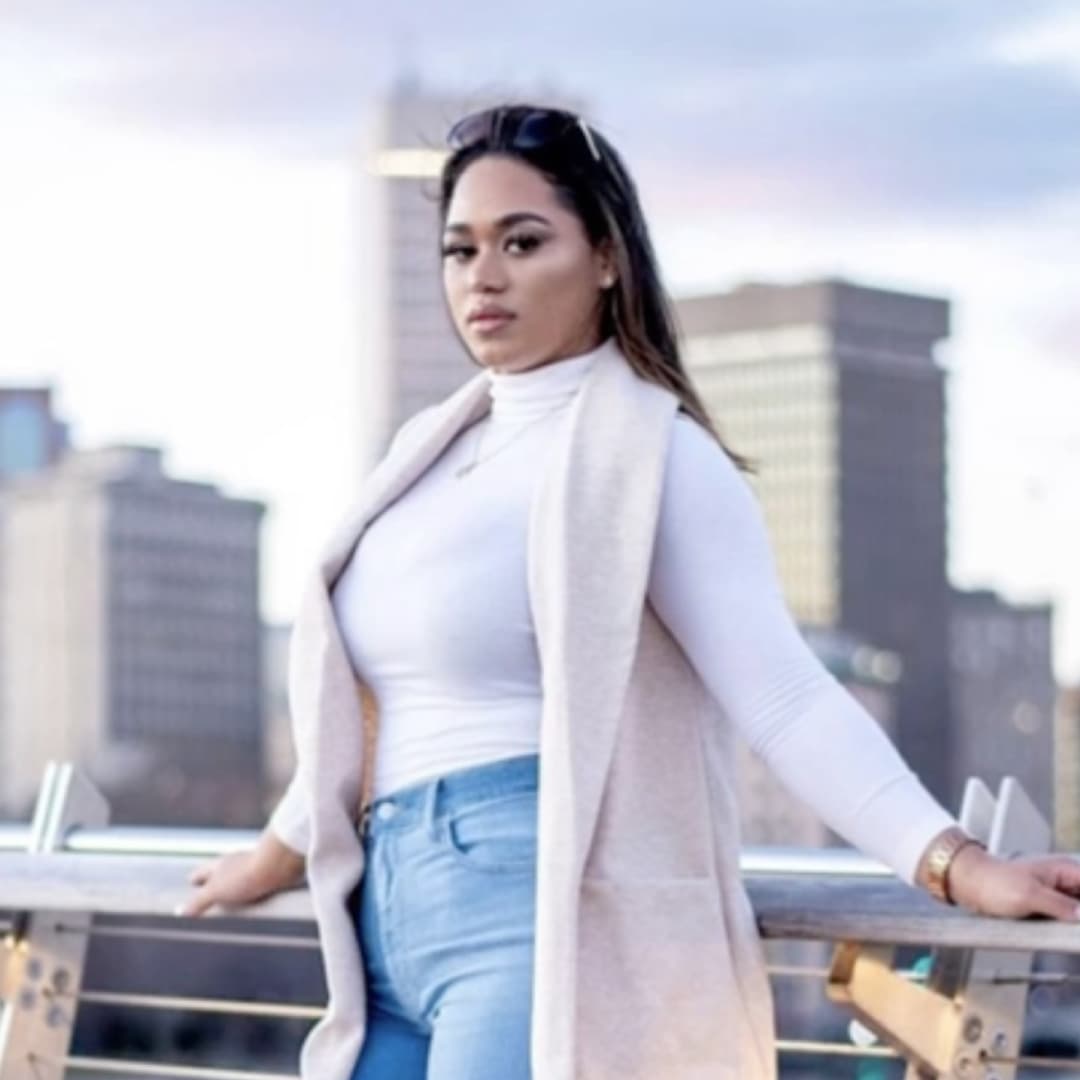 No hay duda de que la quinta temporada del show dedicado al amor tendrá mucho romance. Y una de las responsables podría ser
<b>Rubí</b>, dominicana de 26 años, comunicadora social y residente de Jersey City, Nueva Jersey.
