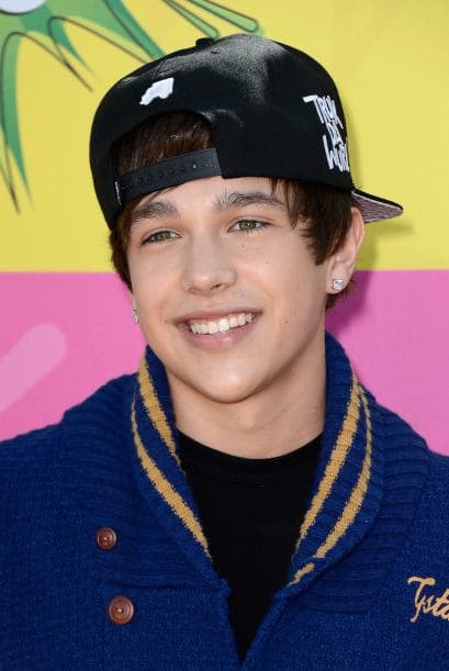 Este sencillo cuenta con la colaboración de Pitbull.