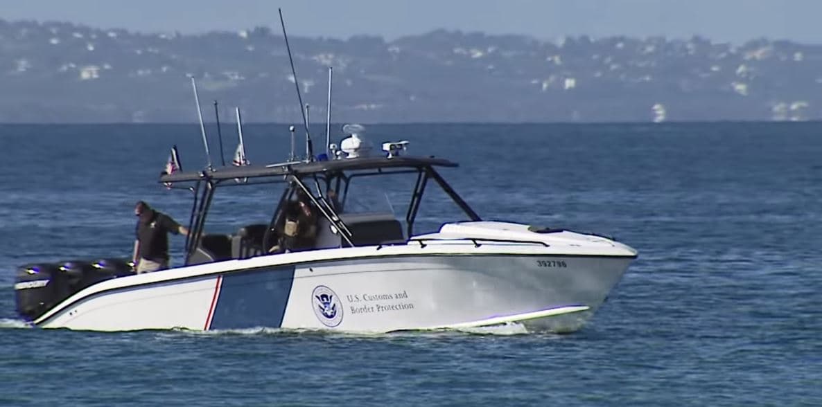 Autoridades buscan a pescador desaparecido en la costa de Arecibo