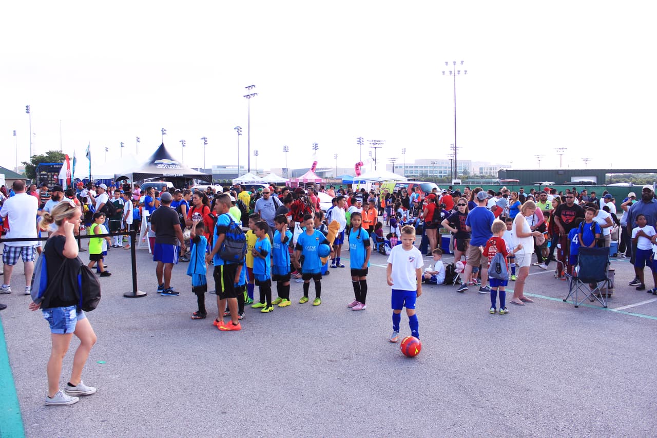 Desde temprano los participantes acudieron a registrar a sus equipos.