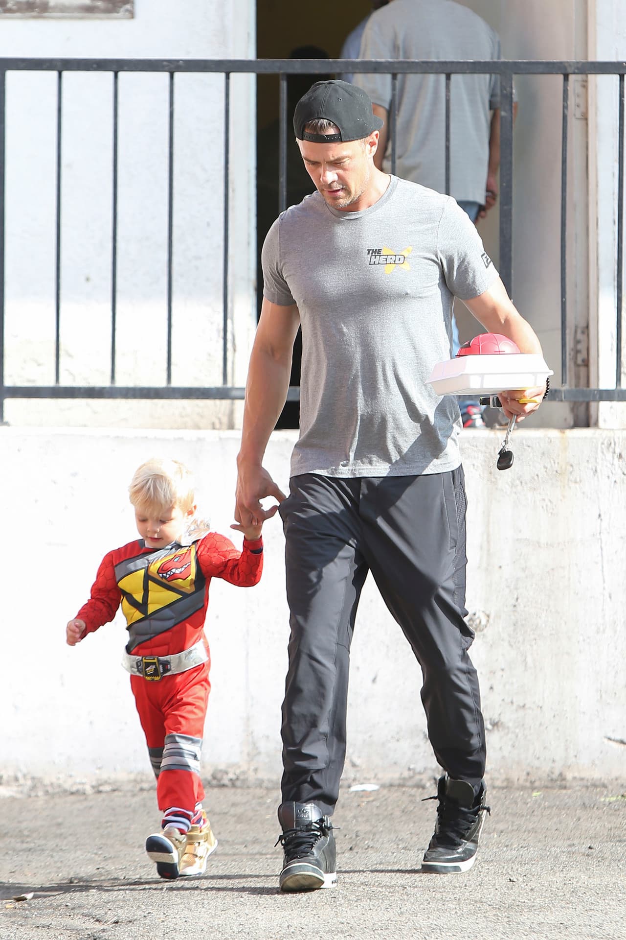 Listo para salvar al mundo de problemas pequeñitos.