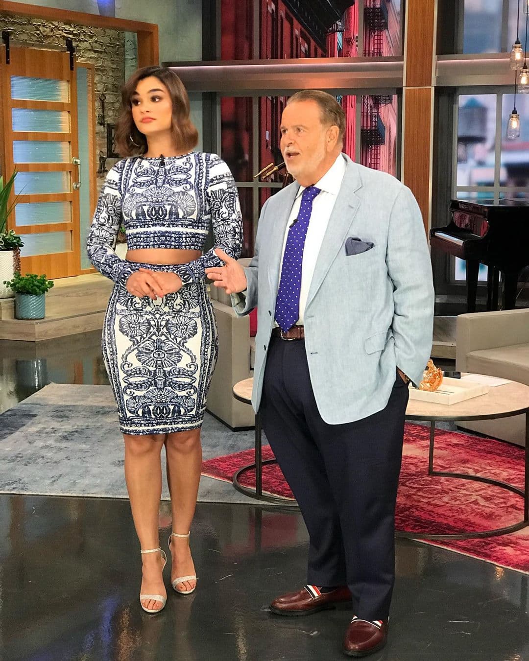 Raúl de Molina es quien ha sido más insistente en este tema, pues la ha cuestionado en repetidas ocasiones sobre un presunto "pretendiente" deportista.