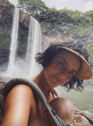 Desde que nació Kailani, el pasado 25 de febrero, tanto Aislinn como Mauricio Ochmann no han dejado de compartir imágenes de la hija que juntos procrearon.