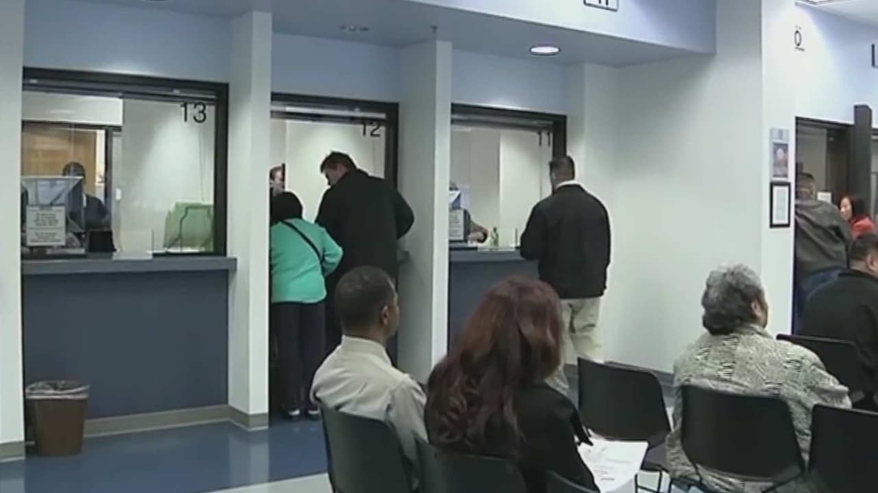 Estado Migratorio | Cambios administrativos en migración ralentizan trámites de residencia y asilo