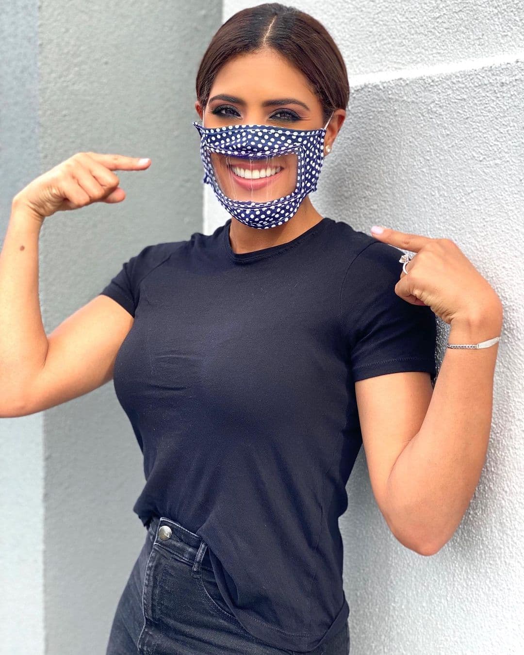 Su éxito profesional dentro de la familia Univision ha crecido como la espuma, gracias a su perseverancia, talento y carisma.