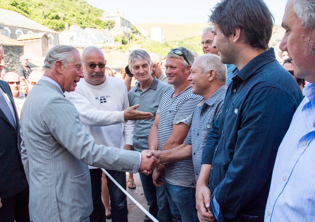 El Príncipe de Gales conoció a muchos habitantes del pueblo.