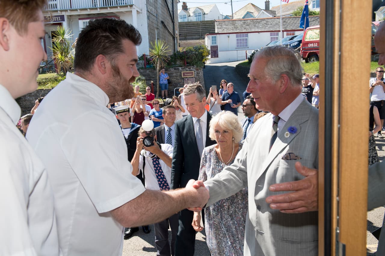 Por supuesto, Camila estuvo acompañando a Carlos durante todo el viaje.