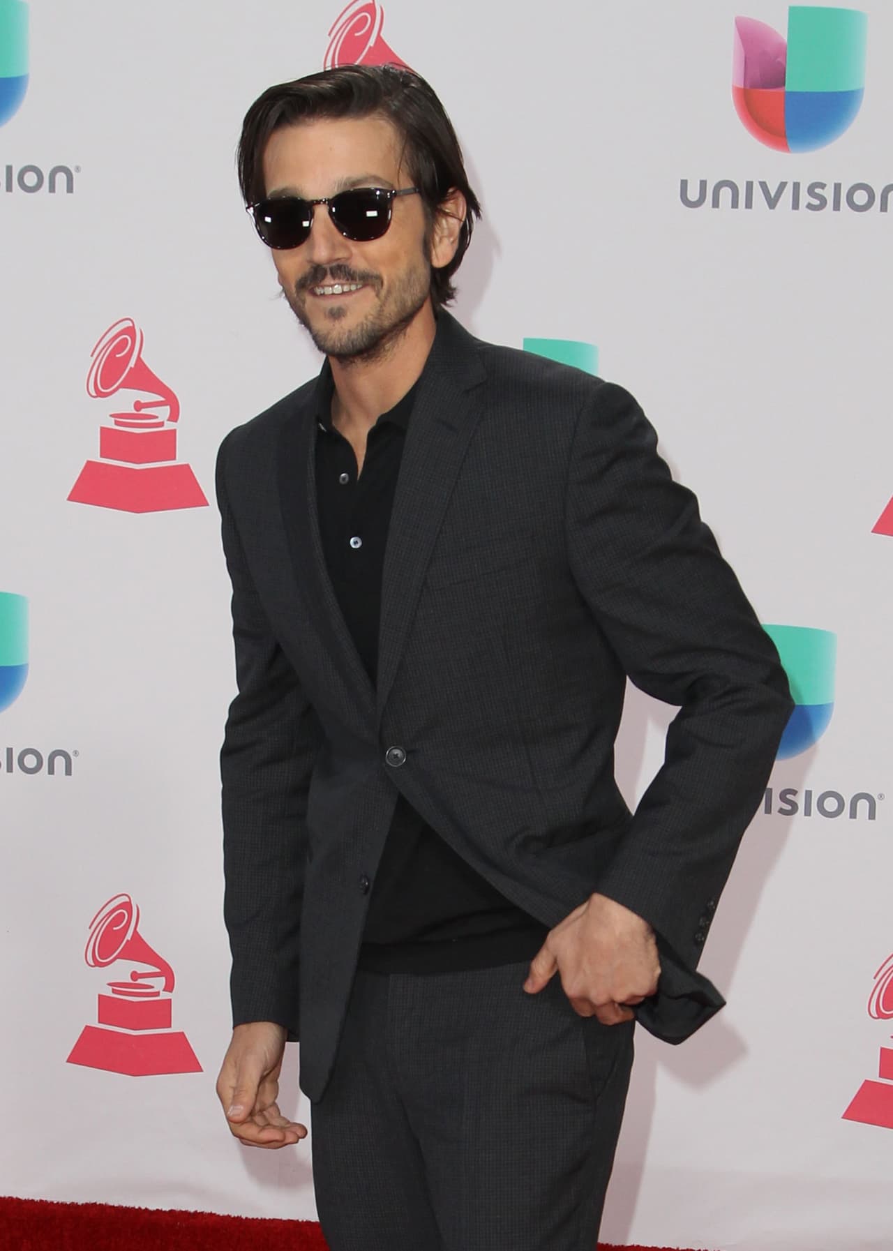 "Ya saben que 
<b>de esas cosas no hablo</b>, entonces nada más les voy a decir que no", externó con buen humor.