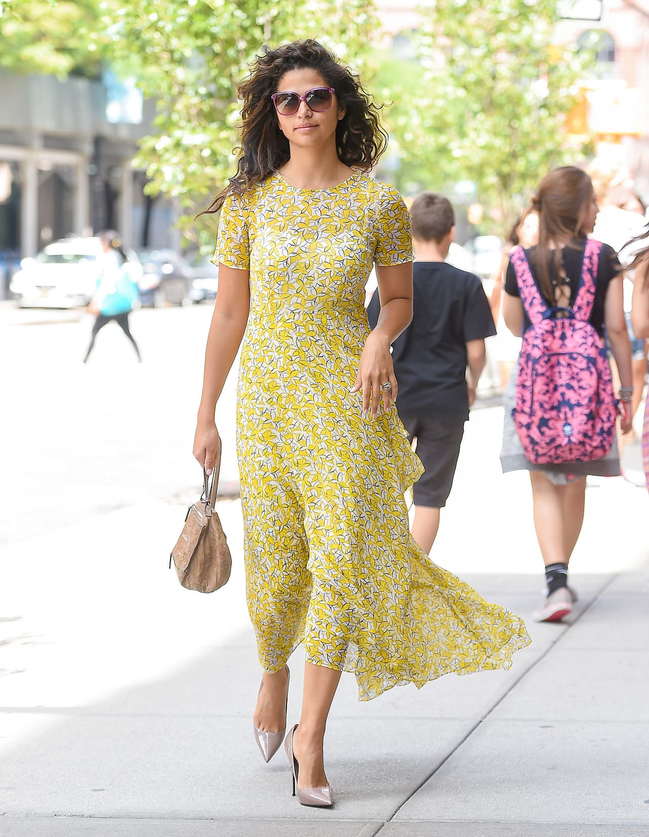 Captamos a Camila Alves paseando por Nueva York.