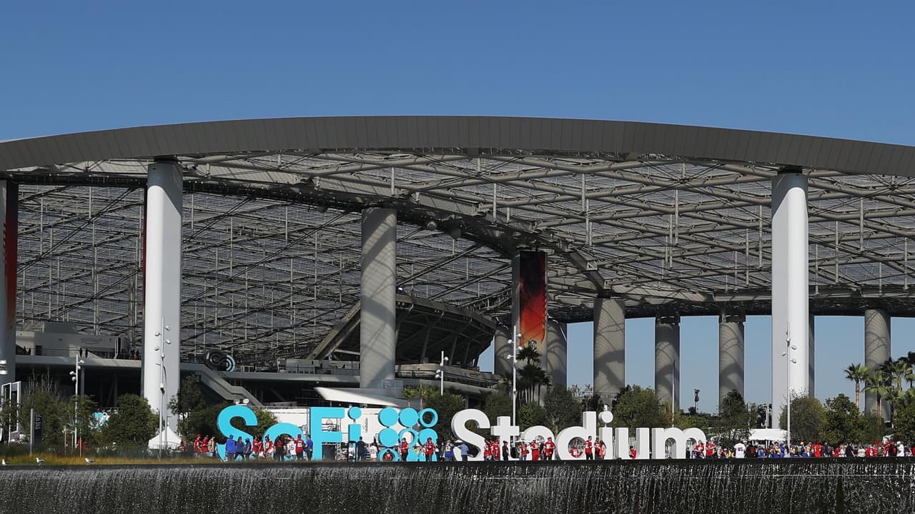 Fanático hispano de los San Francisco 49ers fue víctima de una golpiza en el estacionamiento del SoFi Stadium