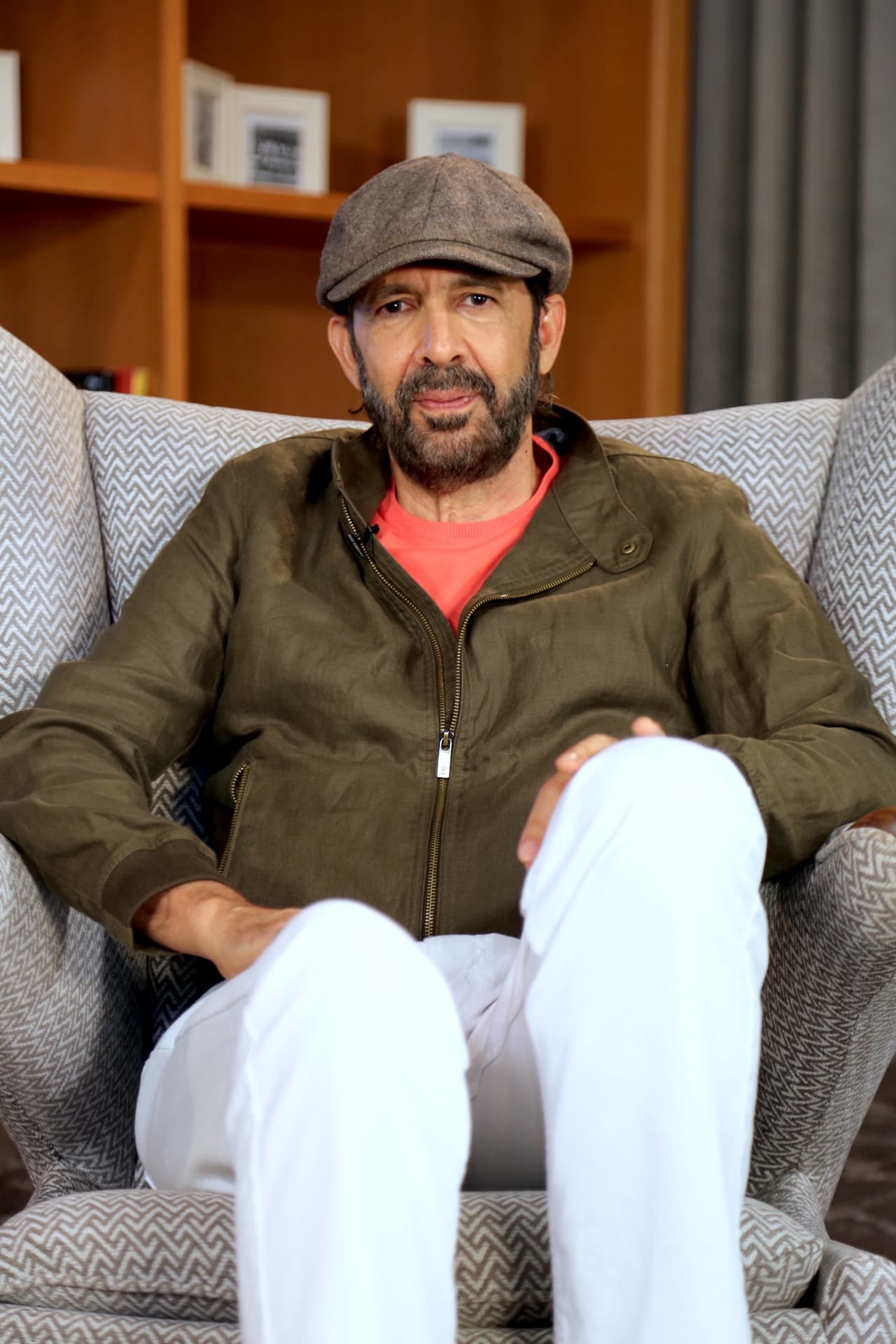 Además, el artista dominicano publicó un disco repleto de canciones cristianas y lleva la palabra de Dios en sus conciertos alrededor del mundo.