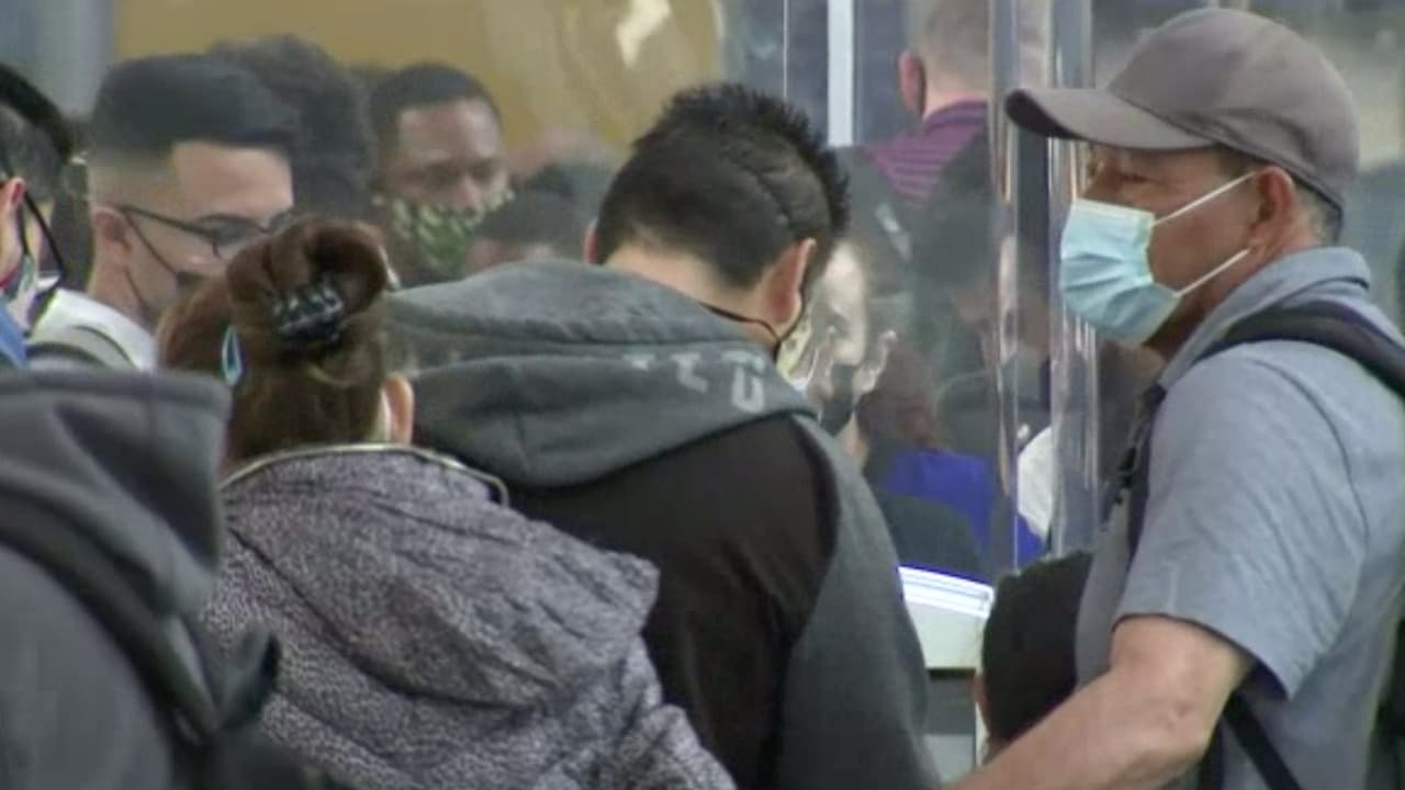 Los demás estados reportan más de 15,000 nuevos casos de covid-19, por día y por cada 100,000 residentes. 
<i><b>De la misma forma, anunciaron nuevos protocolos para antes, durante y después de su viaje. </b></i>