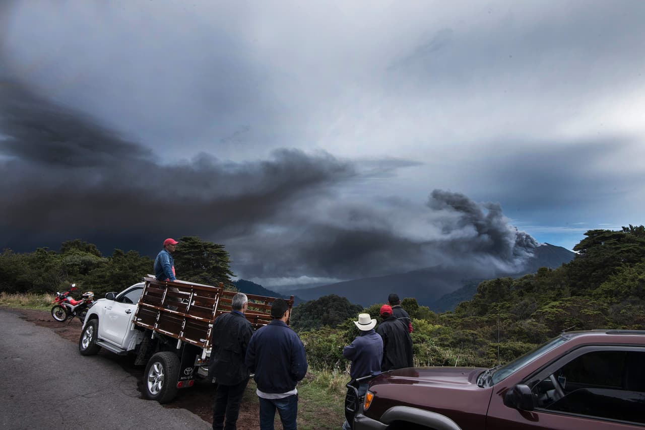 Las autoridades no registran personas heridas o víctimas mortales debido a la actividad del volcán, sin embargo, el Sistema Nacional de Salud Animal de Costa Rica indicó que las erupciones han afectado 56 fincas ganaderas cercanas al Turrialba