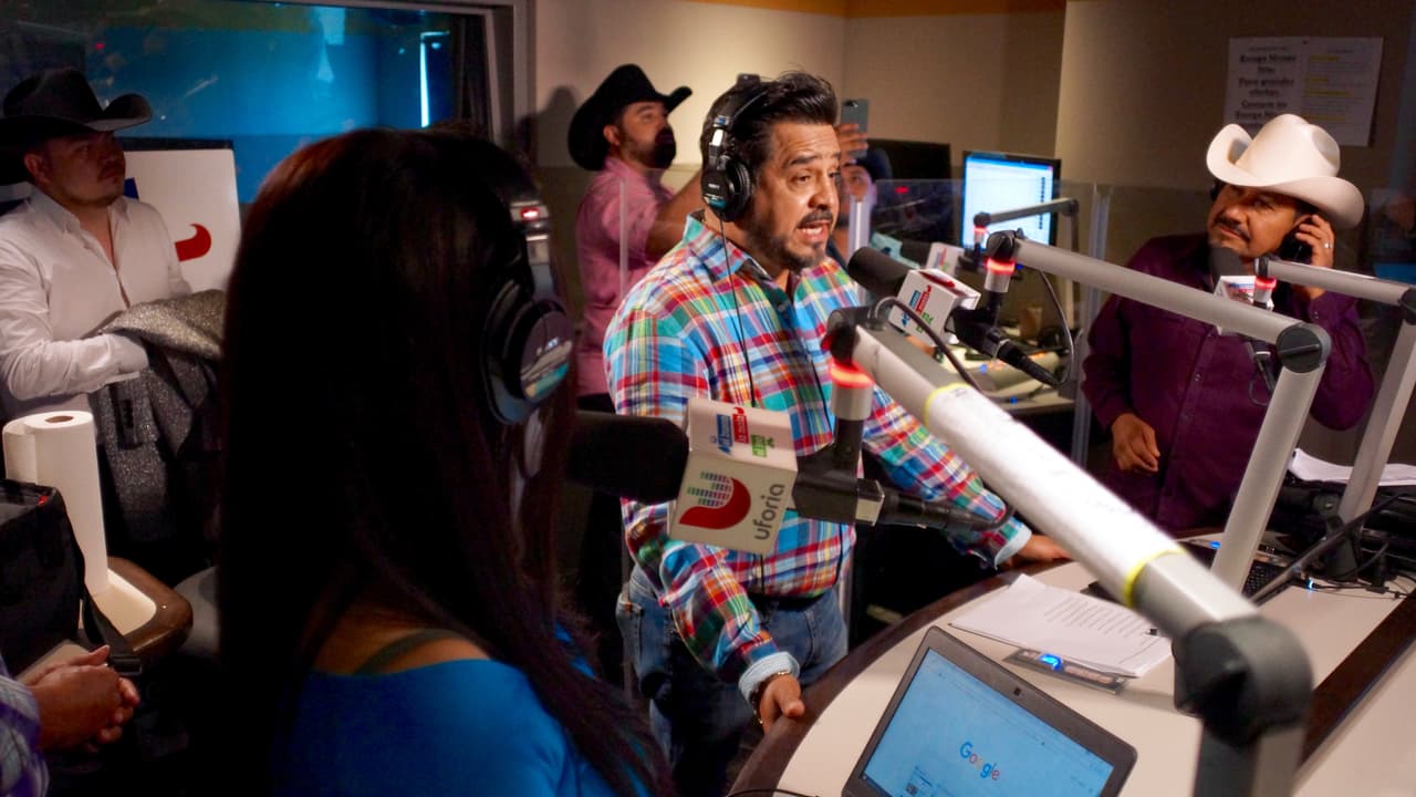 Los Rieleros del Norte aprovecharon la visita a 'El Bueno, La Mala y El Feo' para hablar de migración, inicios y nuevos proyectos.