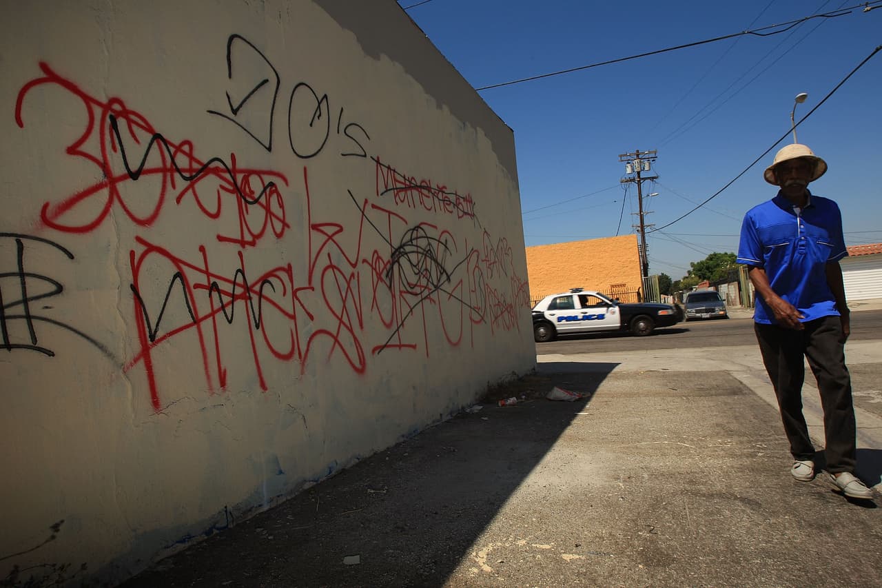 Parecer un pandillero no es un delito, reclama una demanda contra las autoridades de Los Ángeles