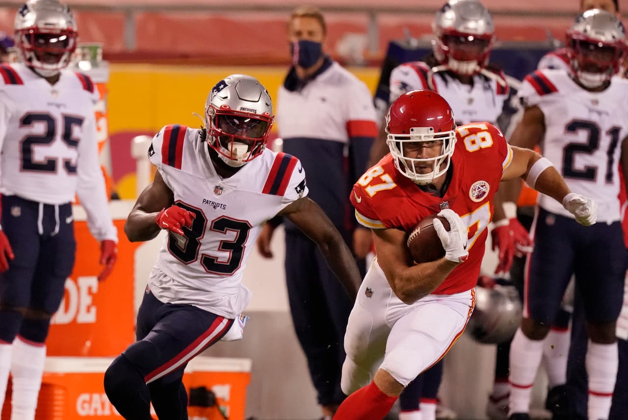 Patrick Mahomes y los Kansas City Chiefs vencen en casa 10-26 a los Patriotas y continúan con el paso perfecto en la temporada 2020.