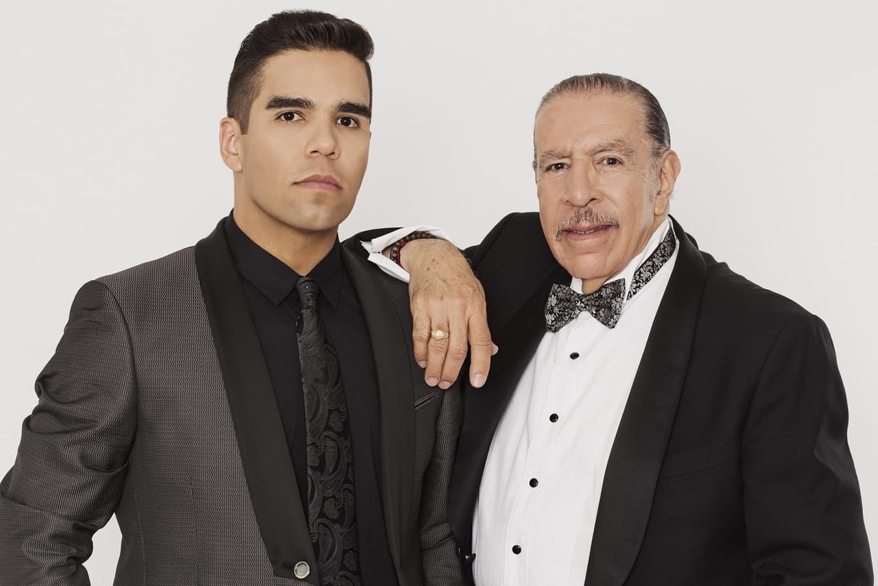 Don Humberto Pabón, creador del grupo Cañaveral: “La música es mi vida, y Cañaveral ha sido la manera de hacer lo que tanto me gusta. Yo traigo la música en la sangre y la gente me contagia de su vitalidad y emoción”.
<br>