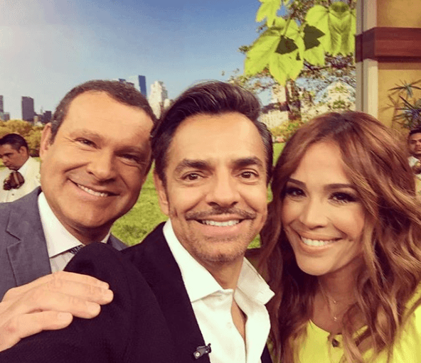 Este ingenioso actor y comediante lanzó en 2004 el programa de corte cómico "Hospital El Paisa", y en 2005 inició la serie cómica "Vecinos", proyectos de los que fue productor y guionista.