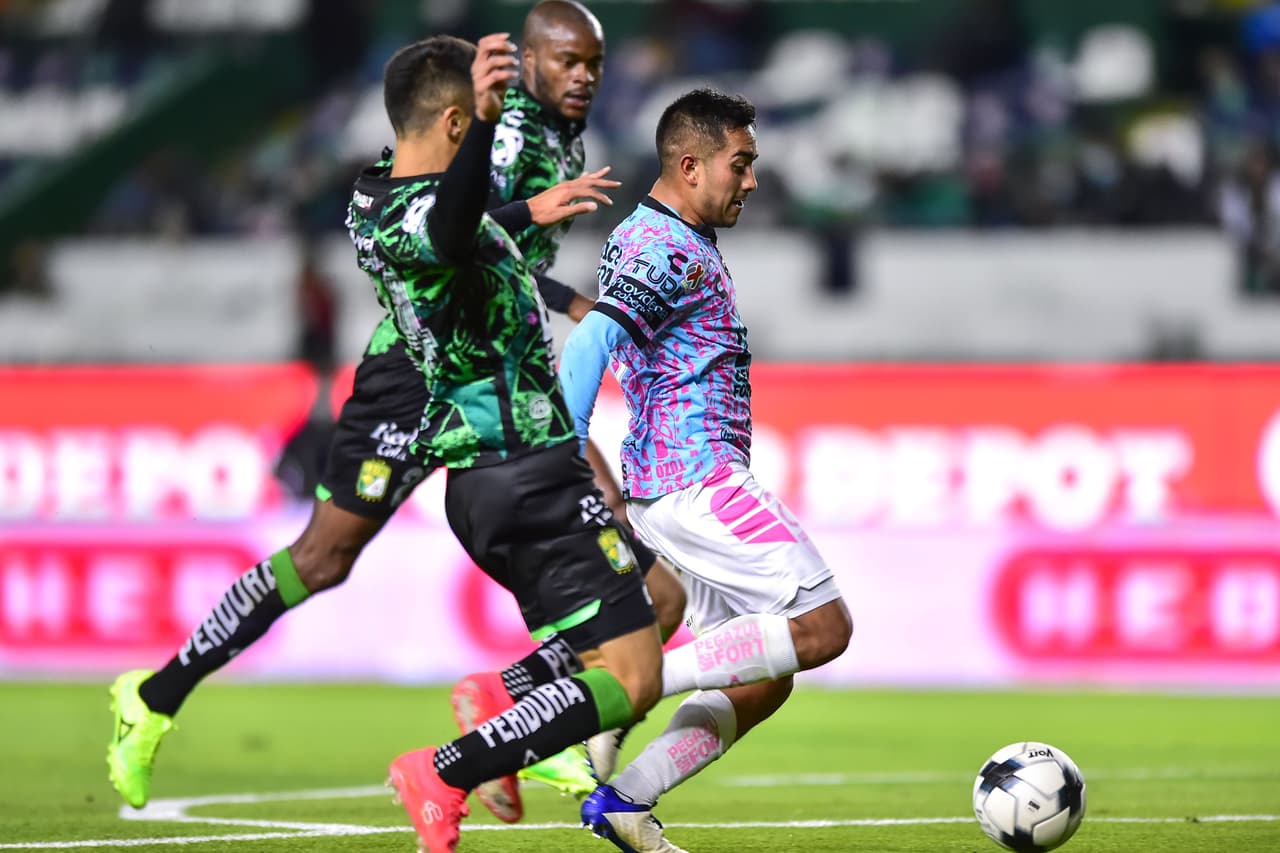 León logro su primera victoria del campeonato ante un Pachuca que marchaba con pase perfecto bajo el mando de Guillermo Almada.