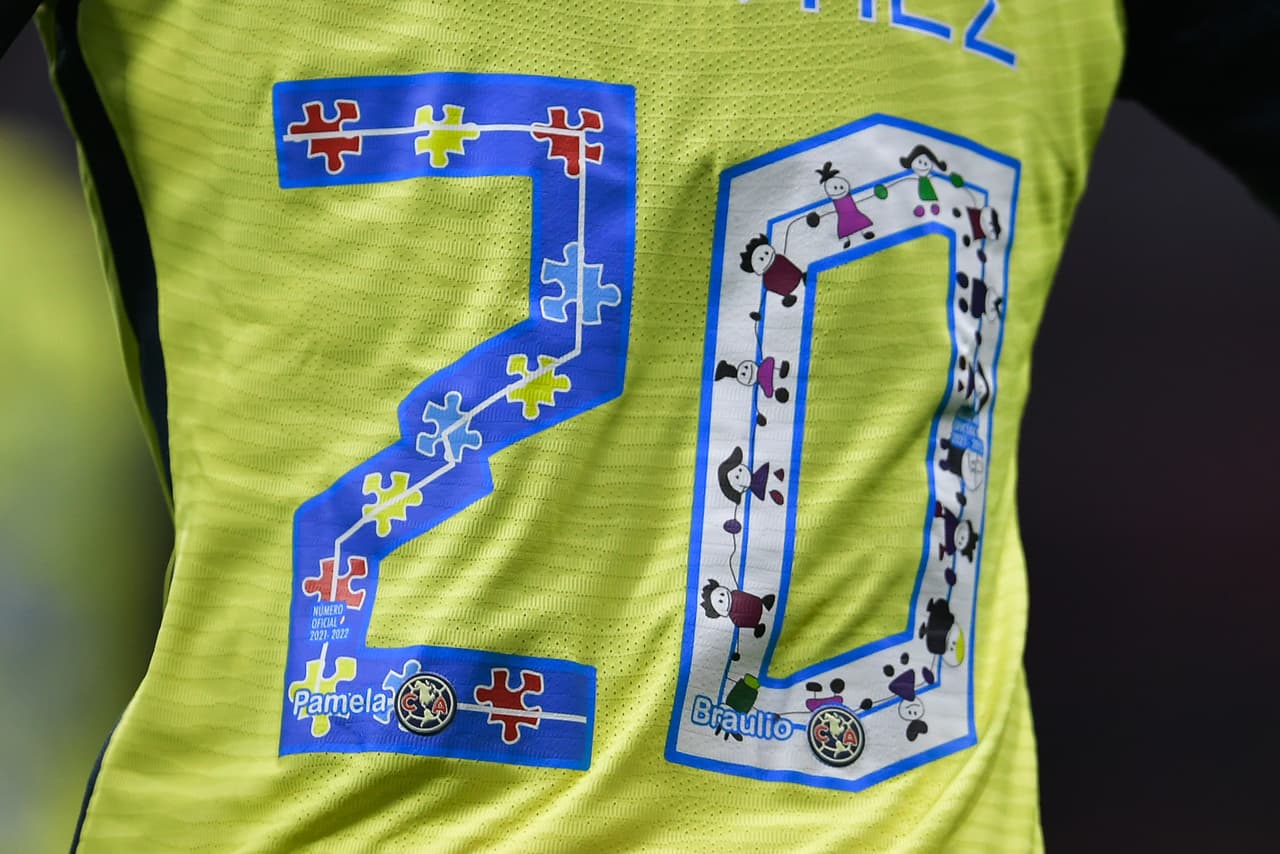 Los números que portó el América fueron diseñados por niños con discapacidad.