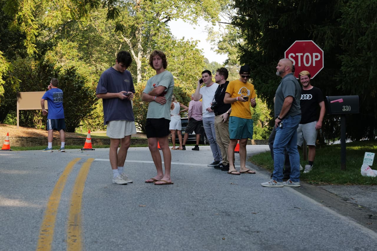 Vecinos de la zona de búsqueda comenzaron a 
<b>experimentar angustia y temor</b>, ante el hecho de que un hombre considerado como extremadamente peligroso se encontrara libre y, probablemente, cerca de ellos.