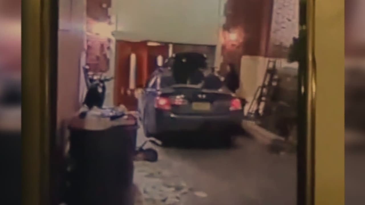 Carro choca contra sede de Chabad en Brooklyn; indagan si fue intencional