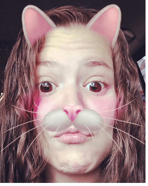 Súper cute! Este conejito es muy lindo, no queda duda de que esta chica es muy traviesa y juguetona.