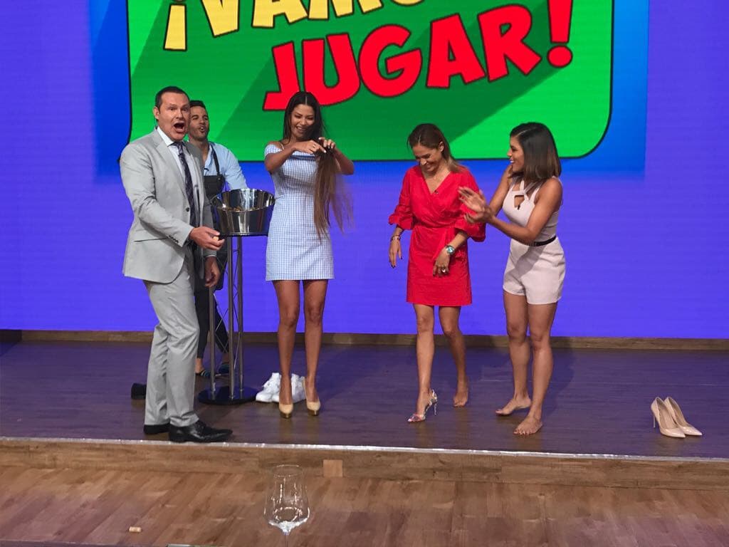 Su secreto de belleza quedó al descubierto, Alan no podía creer lo que estaba viendo.