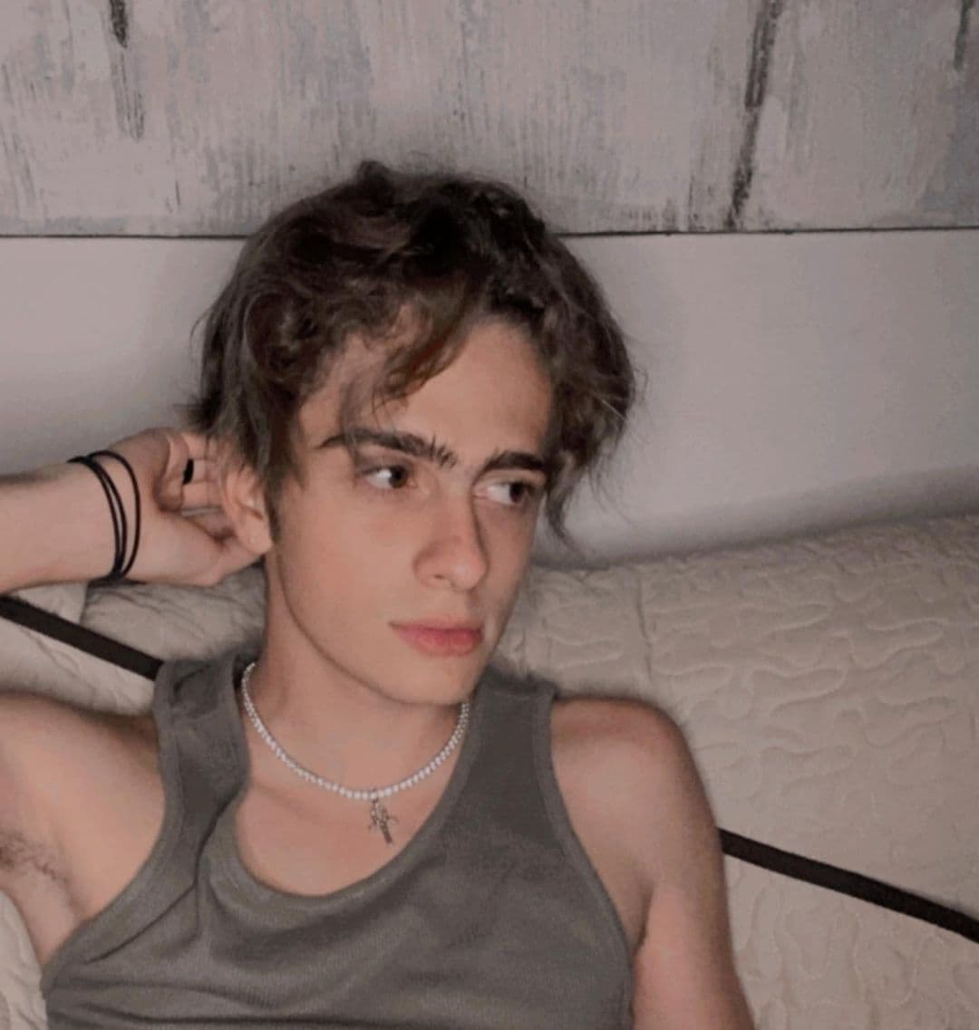 La transformación del adolescente de 17 años se da semanas después de que habló por primera vez sobre el encuentro con su padre, con quien no tuvo comunicación la mayor parte de su vida.