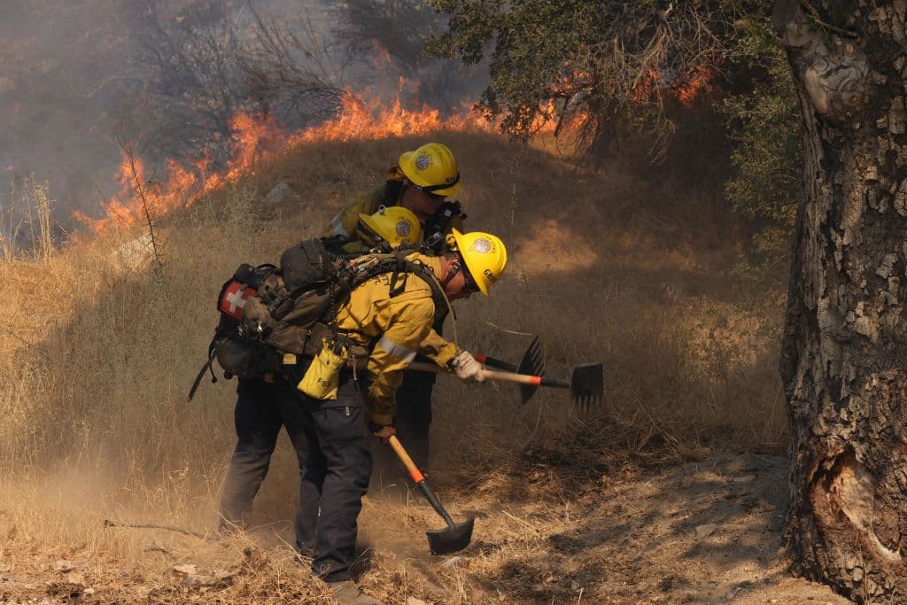 La carretera al Soledad Canyon, entre Agua Dulce y Crown Valley, permanece cerrada al tránsito regular.