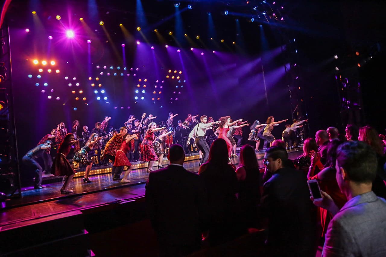 Con un espectacular cierre, así arrancó el musical 'On Your Feet' en la ciudad de Miami.