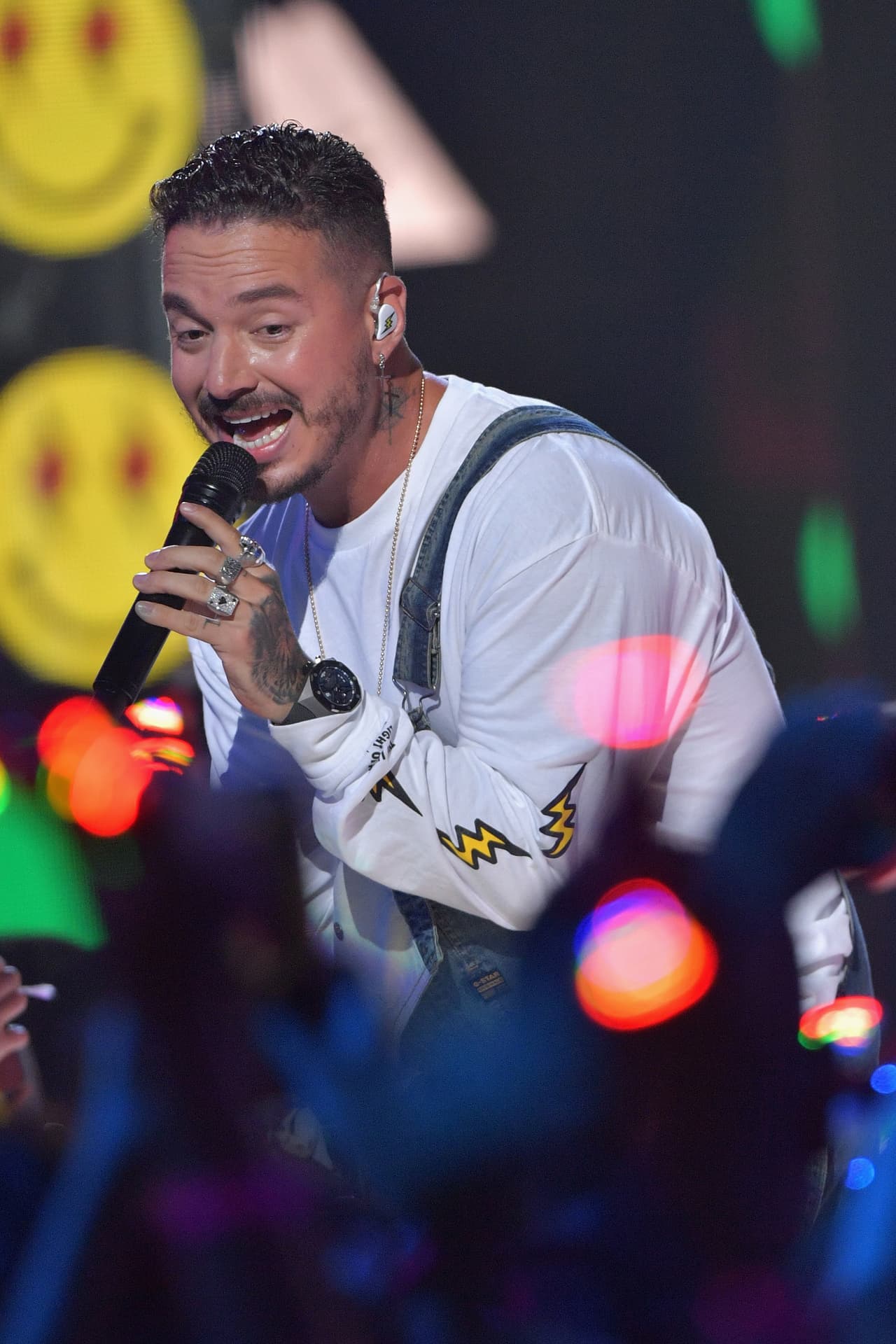 J Balvin no se pierde la 'Fiesta del verano' por ningún motivo. Aquí cantando en 2016.