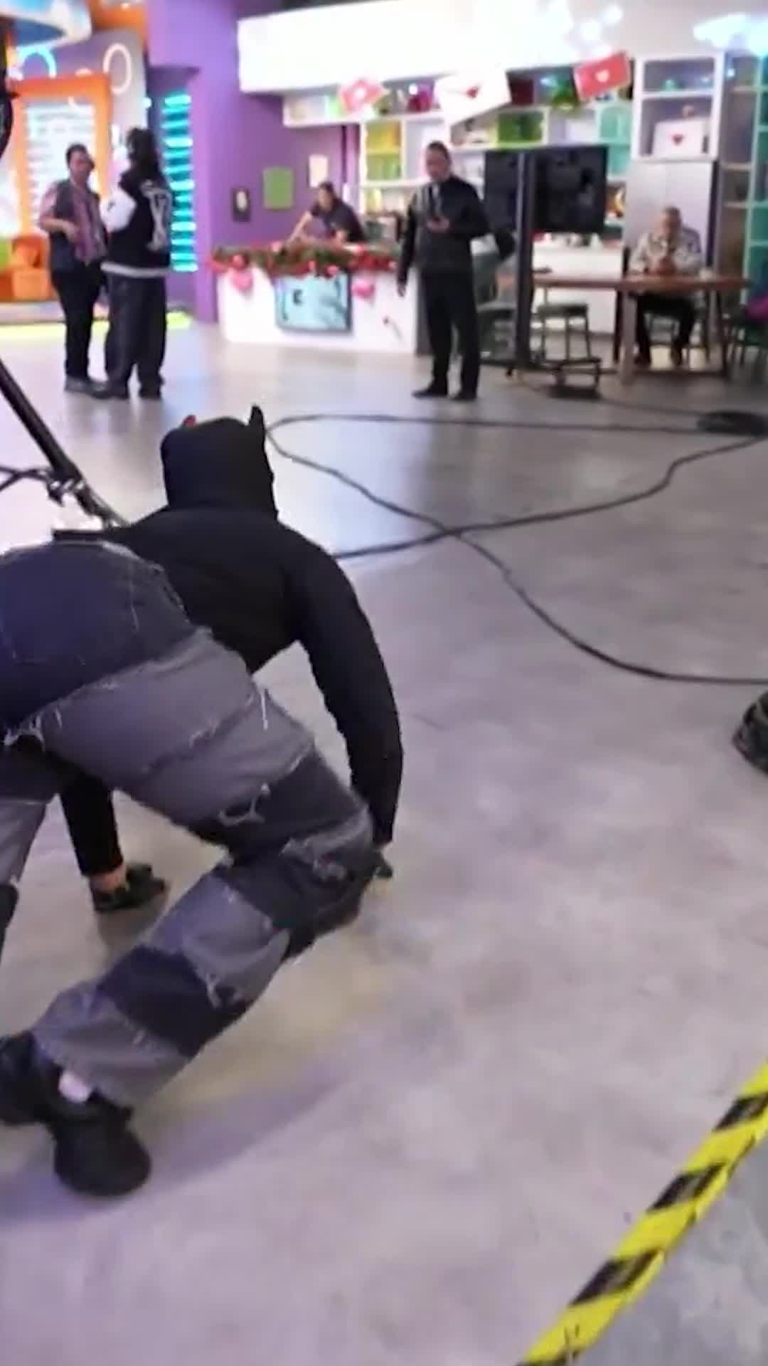 Jorge sorprende a Nicola Porcella al convertirse en therian