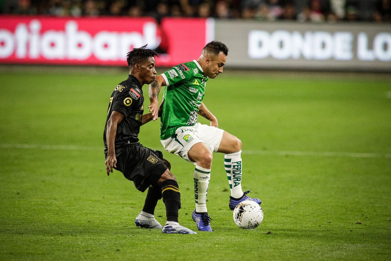 León dejó de proponer y cedió demasiado la pelota en el segundo tiempo.