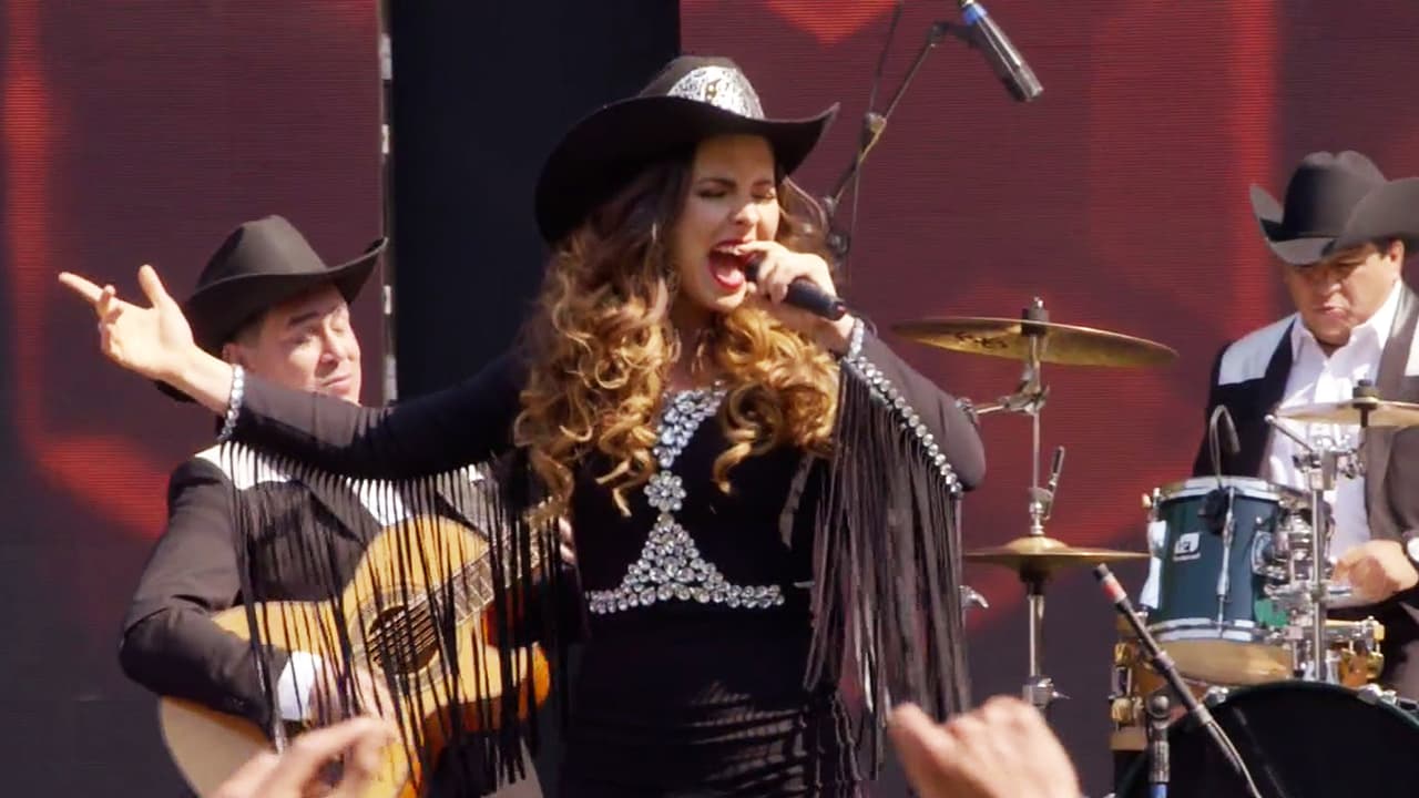 No obstante Laura no perdió la calma y entró al escenario para ponerla en su lugar y reclamar su sitio como 'La Regia'.