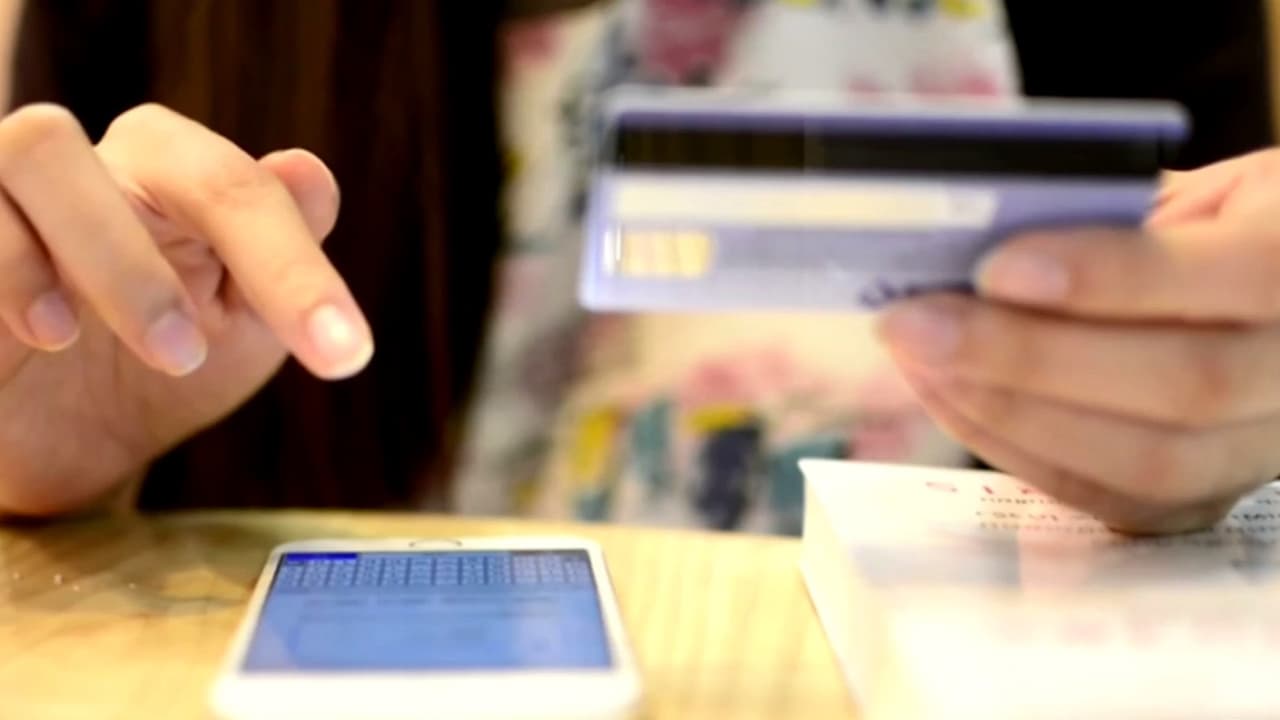Estafas dejan pérdidas millonarias en EEUU y víctimas enfrentan menos protección