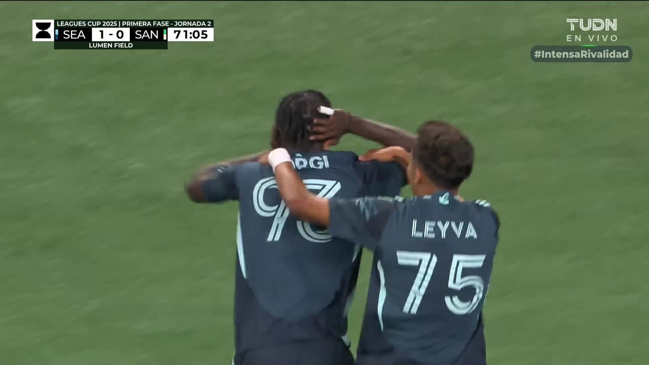 ¡Vaya golazo del Sounders! Minoungou aumenta la ventaja con este trallazo