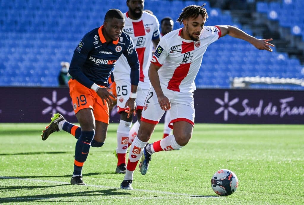 La jornada 24 del futbol francés cerró con 7 victorias, Stade Brestois 29 venció 2-1 a Bordeaux, Montpellier se impuso en casa 4-2 al Dijon, Nimes Olympique perdió en su estadio 3-4 frente al Mónaco, Nice goleó 3-0 a Angers, Sain Etienne se impuso por la mínima a Metz, Nantes cayó en casa frente al líder Lille 0-2 y el PSG salió victorioso en su visita al Olympique de Marseille.