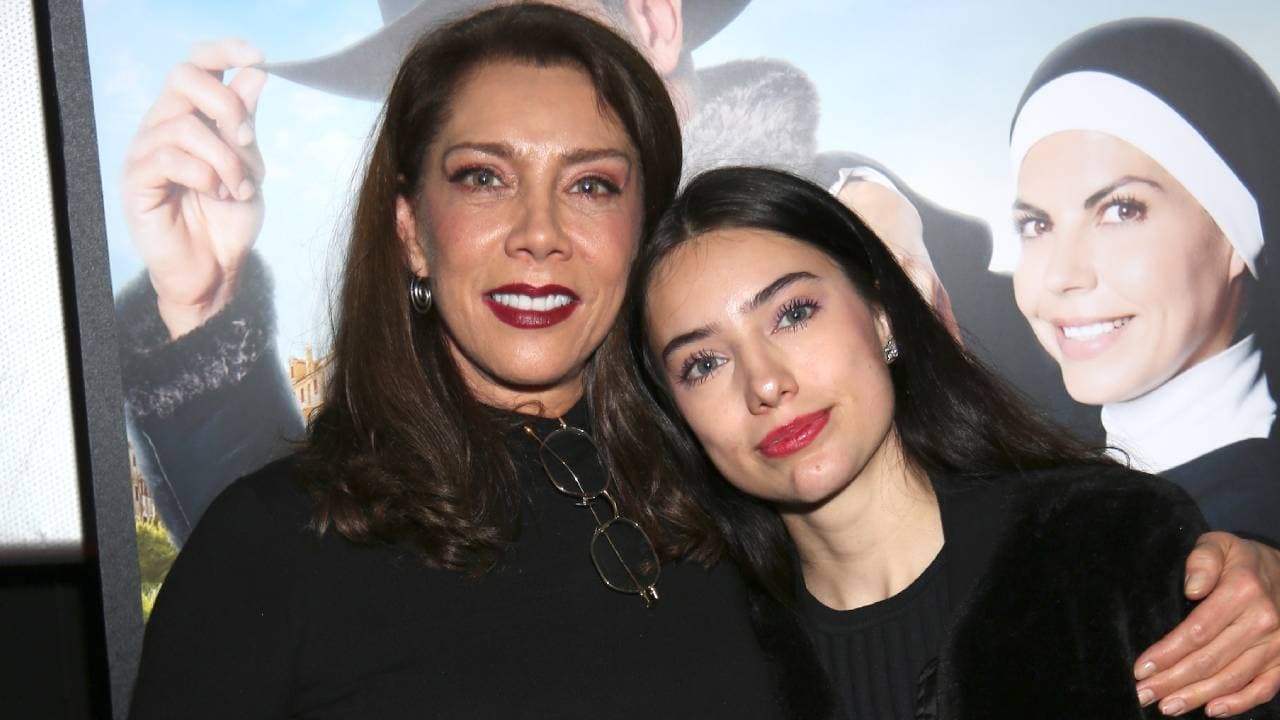 Cynthia Klitbo pone a trabajar a su hija tras fraude bancario: "Está juntando para sus chicles"