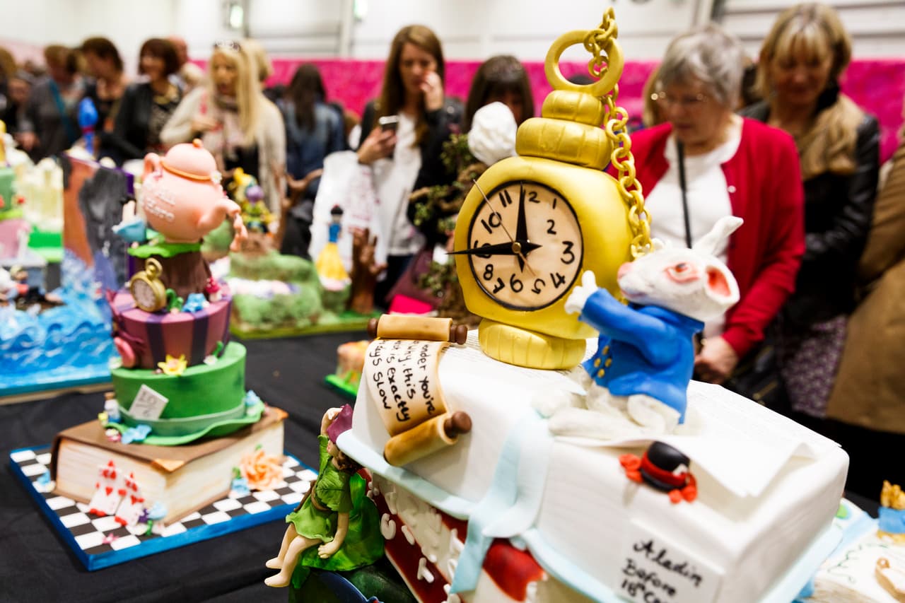 ¿Podrías creer que este reloj de 'Alicia en el País de las Maravillas' es totalmente comestible?