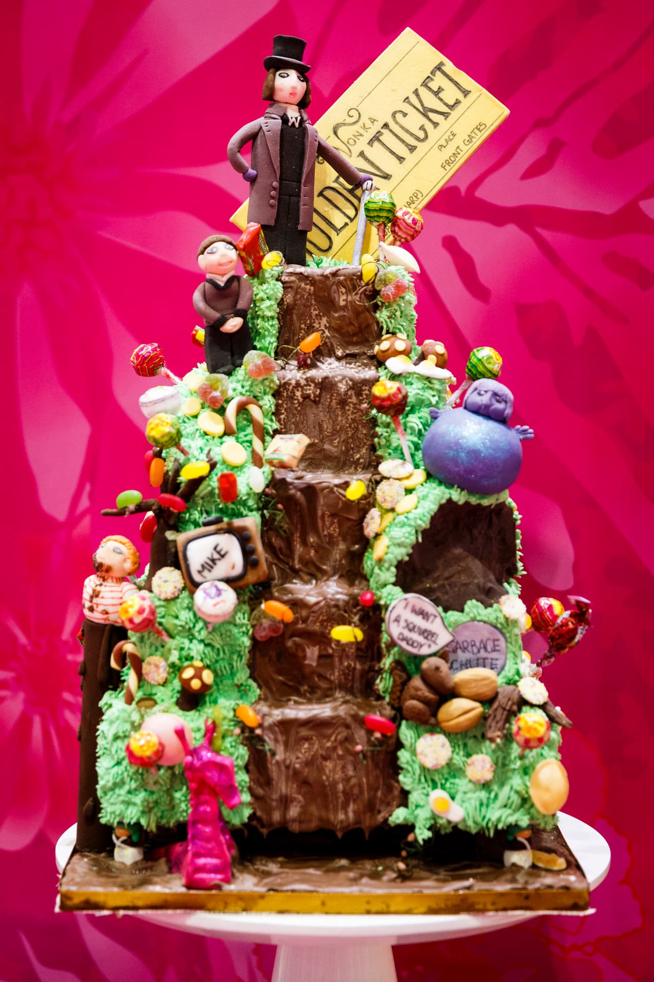 Willly Wonka y la Fabrica de Chocolate se convirtió en un pastel lleno de mucha diversión, recreando ese escenario de chocolate en el que todos quisiéramos vivir.